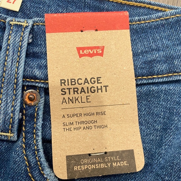 NWT Levi's Ribcage Straight Ankle Button Fly Jeans - Picture 7 of 11